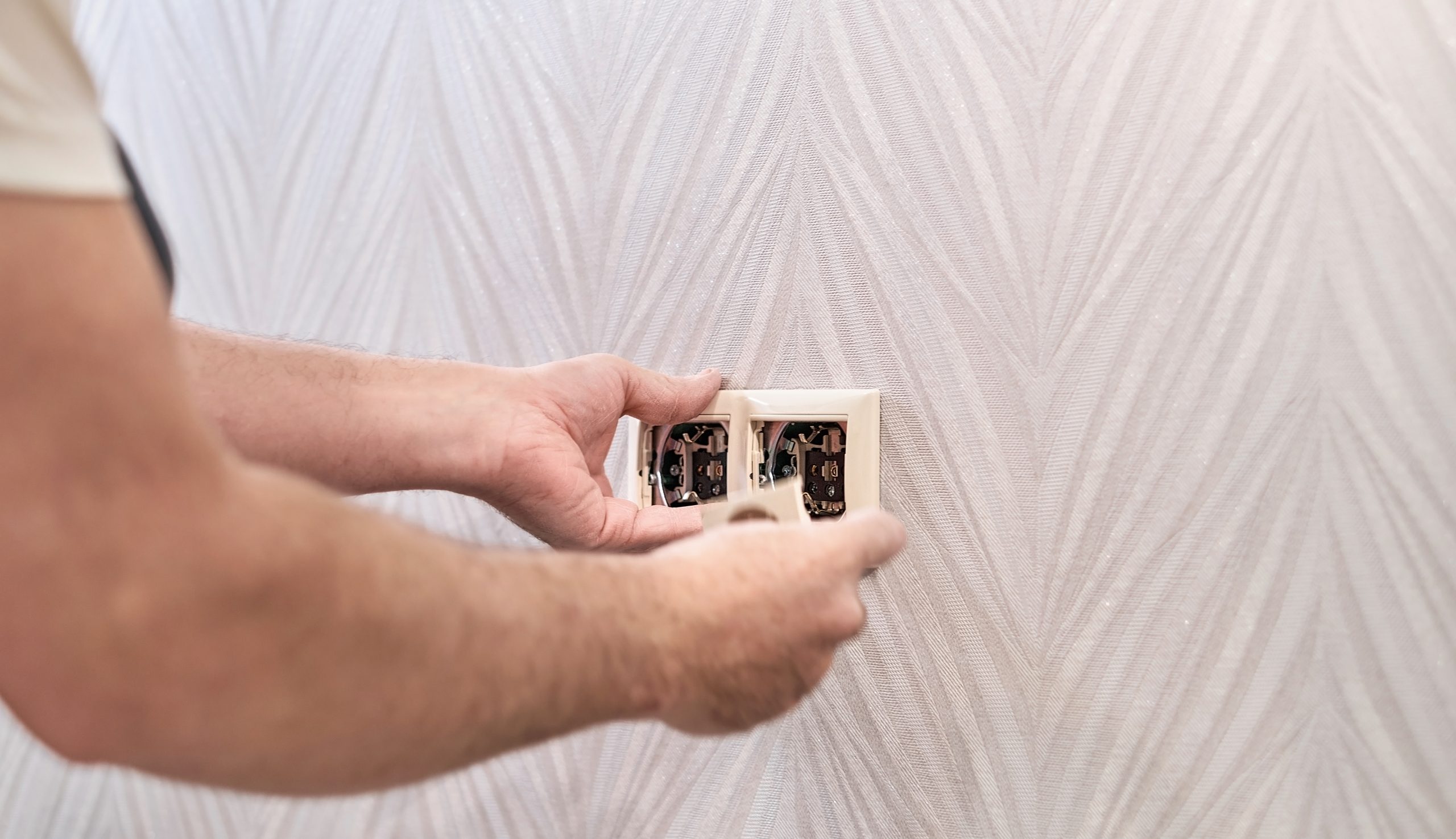 Sostituzione prese elettriche